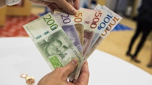 O ţară europeană vrea să renunţe la plata cu bani lichizi! Ar fi singura din lume care face aşa ceva!