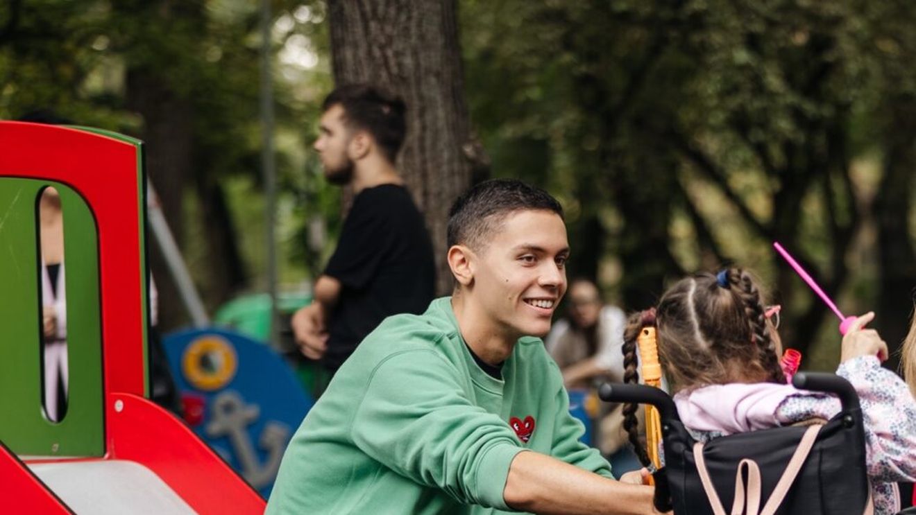 David Popovici, licitație cu suflet! Renunță la echipament și construiește o casă pentru 11 copii