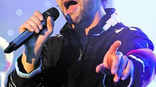 Jay Kay, solistul de la Jamiroquai, este norocos! S-a gasit palaria-talisman!