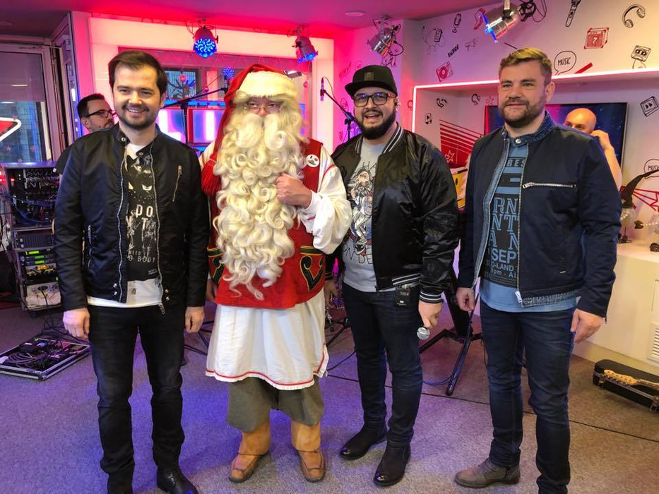 Laurenţiu de la „3 Sud Est”, poză de album alături de familia sa. Ce mare şi frumoasă este fiica lui! Cu cine seamănă mai mult Lorena