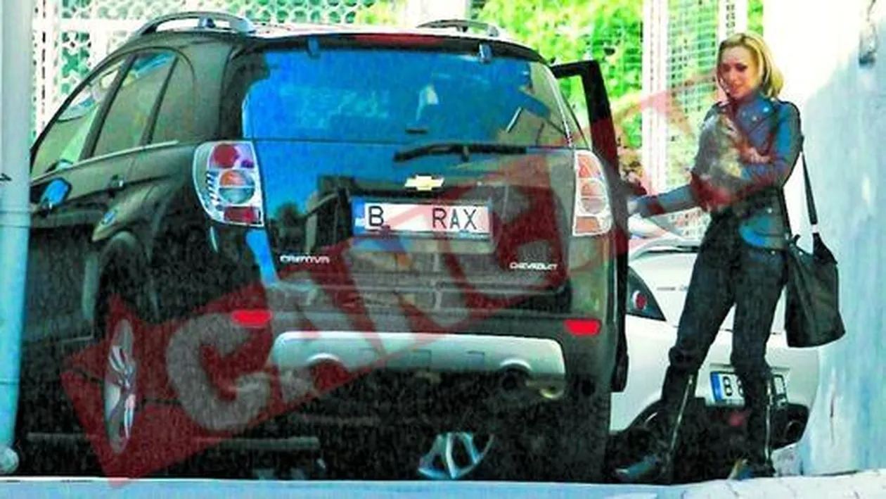 Asta micu' a facut-o in geanta ei!