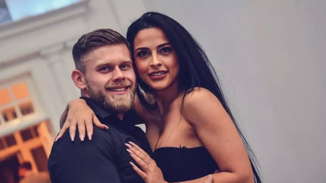 Despărțiți, dar împreună. Ema și Răzvan, în același pat. Bruneta anunțase că nu au divorțat