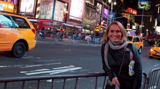 Andreea Esca l-a asteptat pe Mos Nicolae la New York: "As fi fericita sa traiesc aici pentru ca nu m-ar intreba nimeni de ce nu port ciorapi iarna"