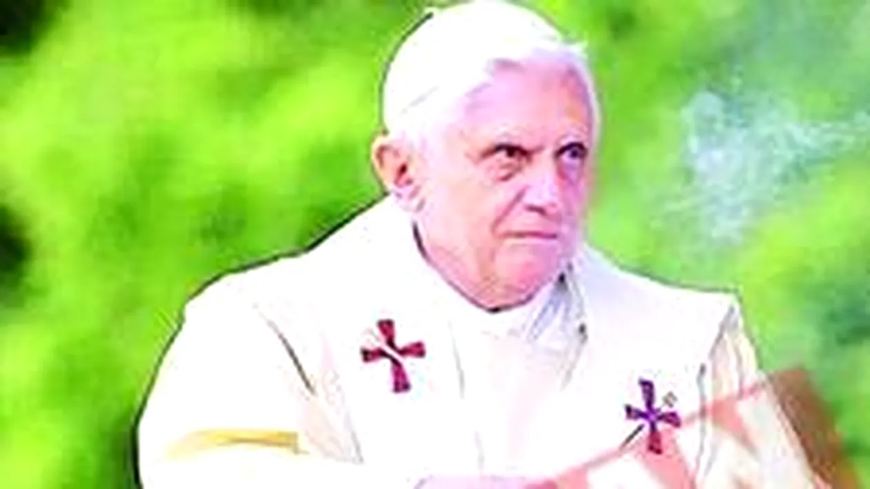 Papa Benedict XVI si-a cumparat echipa de fotbal