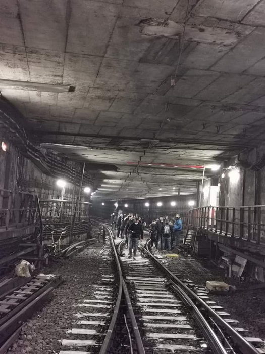 Greva spontană la metroul din București, vineri dimineața! Angajații au coborât pe linii
