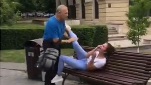 Fiica fostului senator bătută de un bătrân rupe tăcerea: ”Mi-a dat un pumn în față!” Ce zice agresorul
