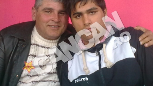 Marius Baldovin e in doliu! Tatal lui, care l-a abandonat sI pe care l-a reintalnit anul trecut, s-a sinucis ieri:  "Nici nu vreau sa il vad mort! Imi vine sa ma spanzur". Vrea sa-l aduca pe Salam sa-i cante la inmormantare