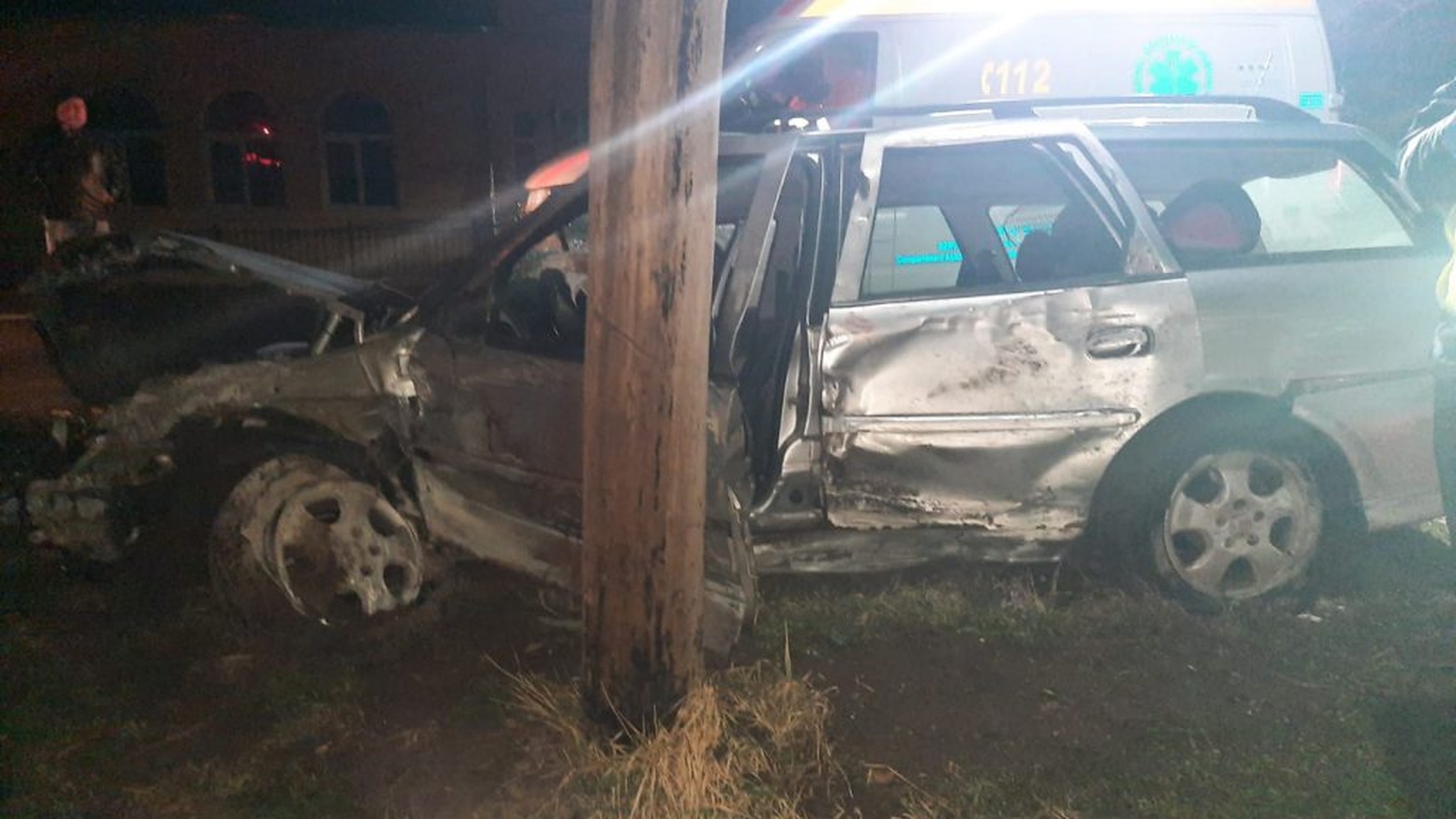 Accident mortal în Suceava! Două persoane și-au pierdut viața, după ce mașina s-a răsturnat de mai multe ori. Există un singur supraviețuitor
