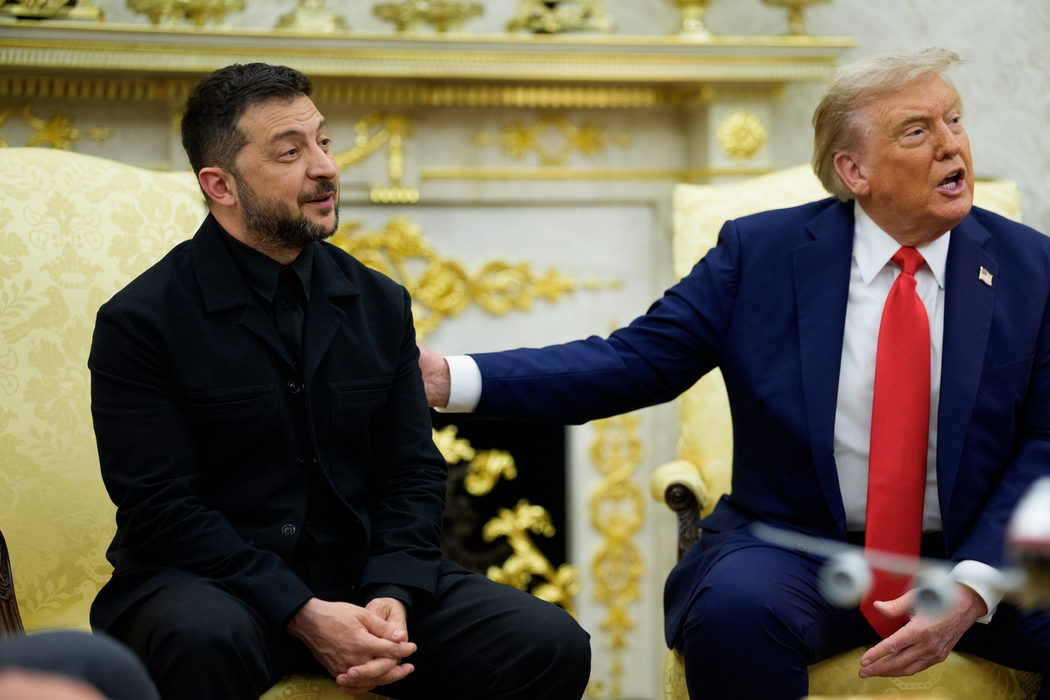 Cât costă costumul pe care Volodimir Zelenski l-a purtat în SUA? Donald Trump l-a complimentat pentru ținută