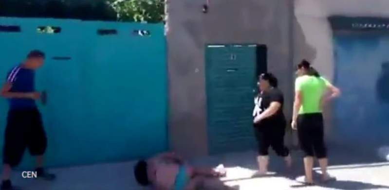 A făcut amor cu un bărbat însurat, dar a fost prinsă în fapt de nevastă. Ce s-a întâmplat apoi este de-a dreptul șocant…