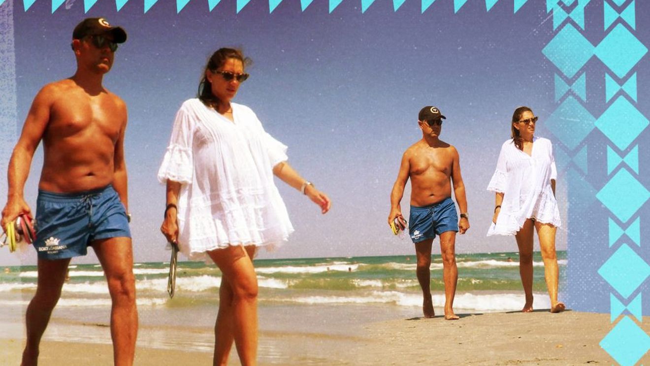 Soția milionarului și-a plimbat burtica de graviduță pe plajă