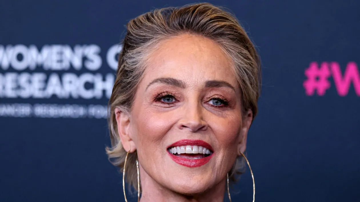 Sharon Stone a recreat controversata scenă din Basic Instinct! La 66 de ani, actrița și-a pus fanii pe jar: ”Te adorăm!”