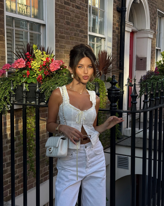 Valerie Lungu, acuzată că și-a “umflat” contul de Insta cu boți! Influencerița le-a închis gura cârcotașilor: “Pot să fiu și eu ca Marilu și să mă cert cu Alex”
