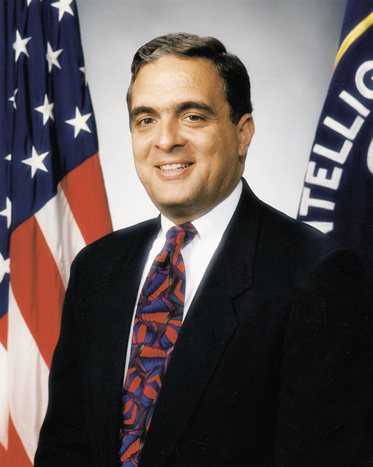 George Tenet, șeful CIA în 2004