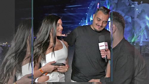 Matinalul de la Kanal D și-a lăsat soția acasă și a apărut cu o brunetă la Neversea! Bursucu: “Ea este Diana!”