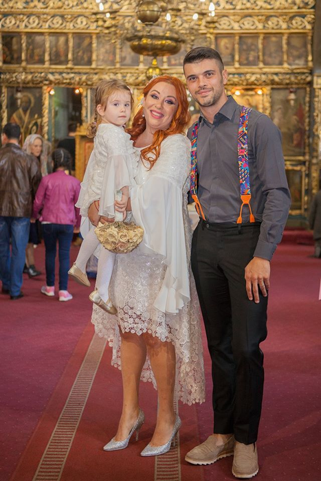 OANA ROMAN a îmbrăcat din nou rochia de mireasă! Primele imagini după ce şi-a reînnoit jurămintele cu MARIUS ELISEI