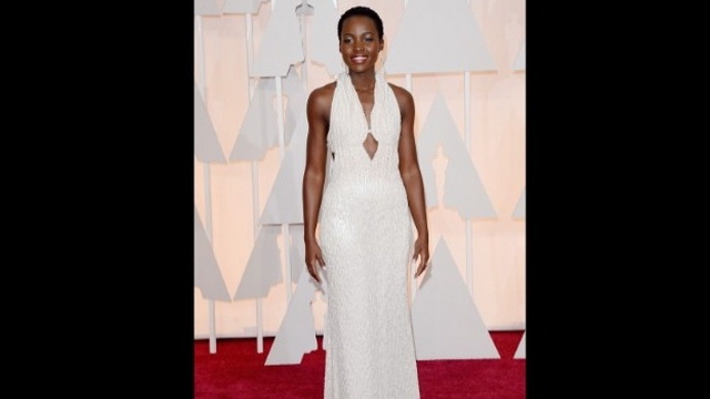 Lupita Nyong, pradata de hoti imediat dupa premiile Oscar! I-a disparut rochia de 150.000 de dolari