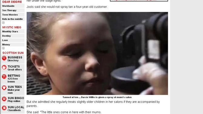 Mama inconstienta! Ii da cu autobronzant fiicei de 4 ani