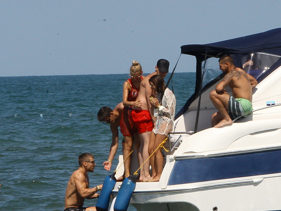 Alina Eremia şi-a găsit o companie selectă pentru distracţia de weekend