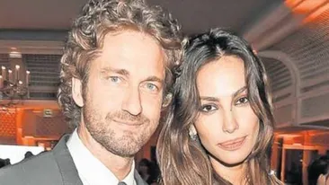 Gerard Butler SOCHEAZĂ! A fost fotografiat in timp ce-şi făcea nevoile in public! Imaginea asta o s-o dezguste pe Mădălina Ghenea