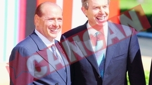 Berlusconi il angajeaza pe Blair