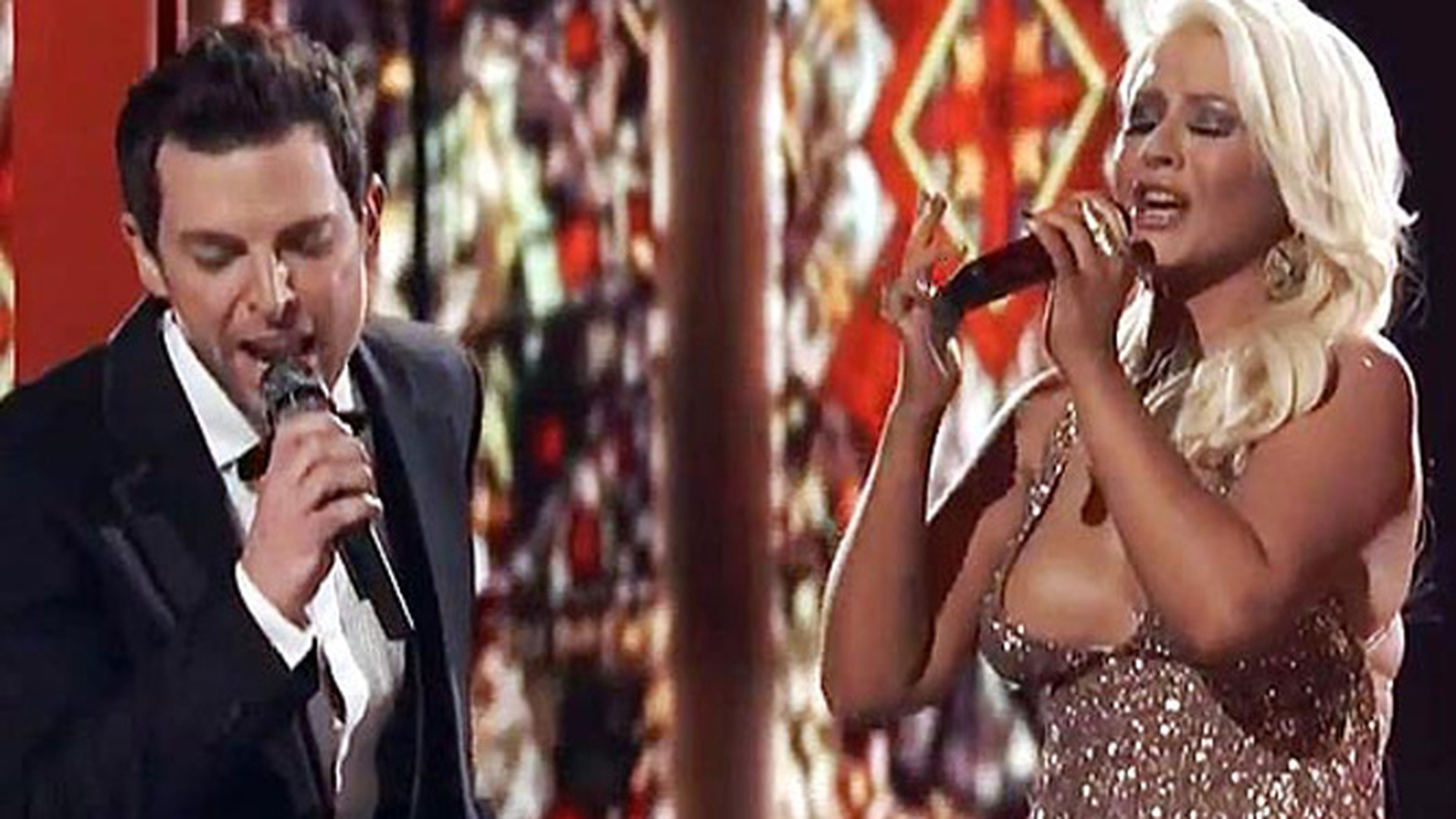 Christina Aguilera, cu sanii pe afara la "The Voice"