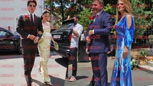 Gică Hagi şi Ianis, de mână cu soţiile, au atras toate privirile. Tablou de familie complet la nunta Kirei!