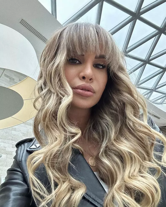 Cum arăta Marina Dina pe vremea când era asistentă TV? Ex concurenta Survivor e de nerecunoscut