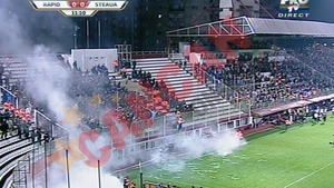 FOTO Incidente in Giulesti! Suporterii stelisti au fost evacuati de pe stadion!