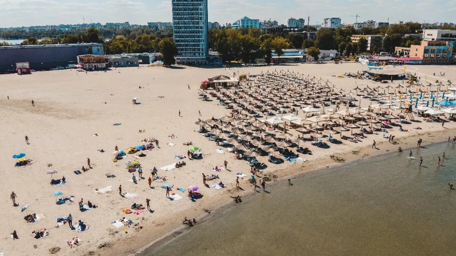 Prețurile de pe litoralul românesc sunt REVOLTĂTOARE! Cât costă o salată de vinete sau o salată de roșii cu brânză