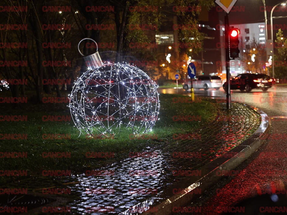 Magia Crăciunului a venit mai devreme! Bucureștiul a fost luminat de sărbătoare! Foto & video