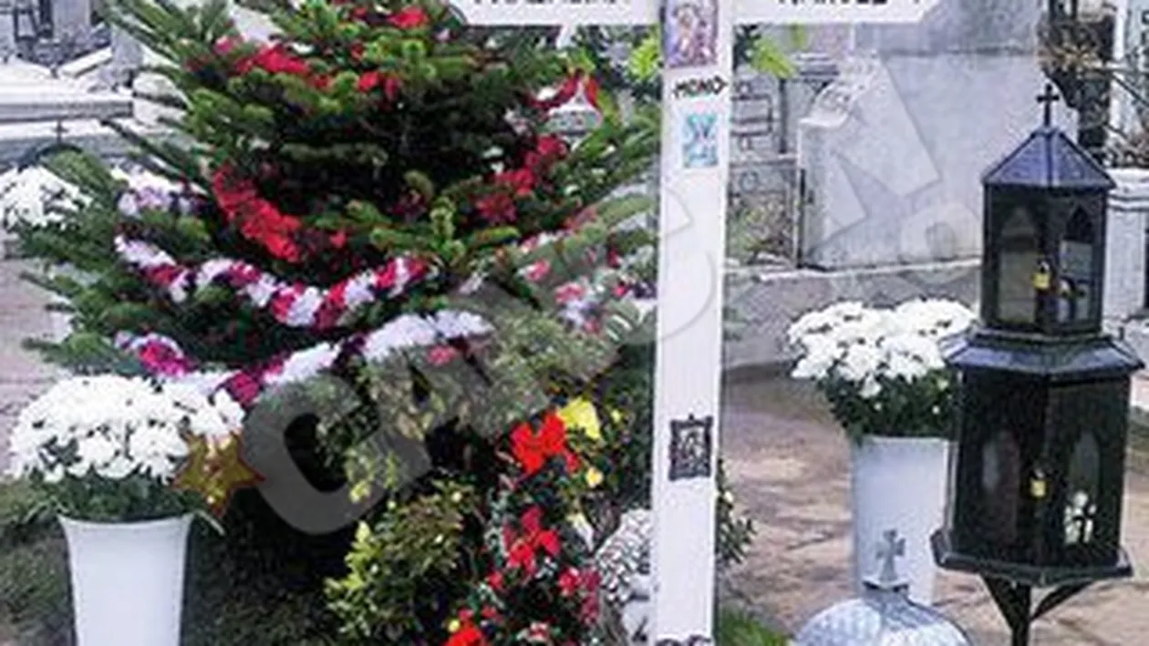 Locurile de veci ale artistelor disparute, decorate de sarbatori! Malina si Madalina, vegheate de braduti