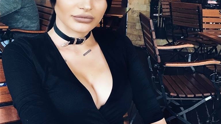 Diana de la “Insula Iubirii” s-a făcut de râs pe Facebook. A încercat să fie profundă, dar…
