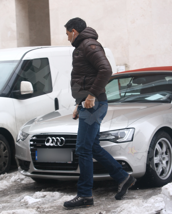 Designerul Casei Regale a României a luat prânzul în maşină!