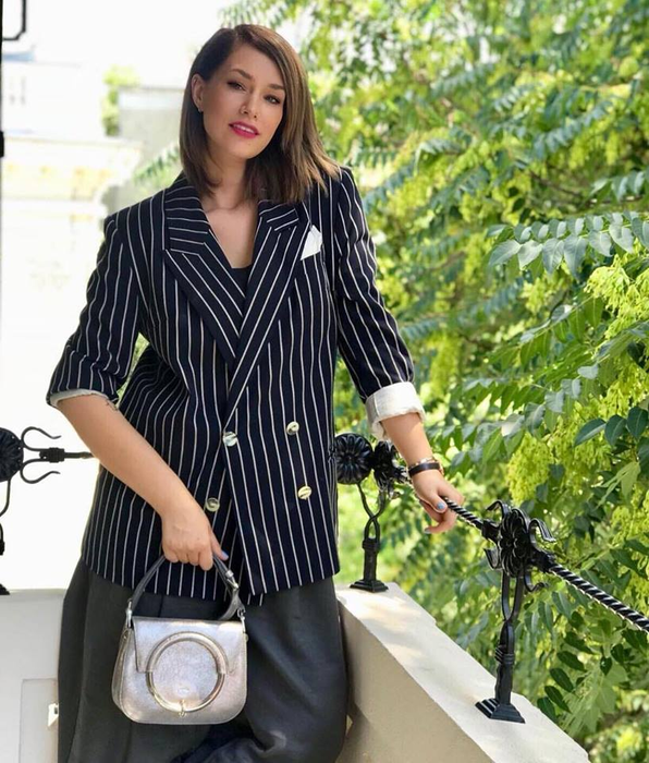 Feli, schimbare de look îndrăzneață înainte să nască. S-a tuns mai scurt și s-a vopsit