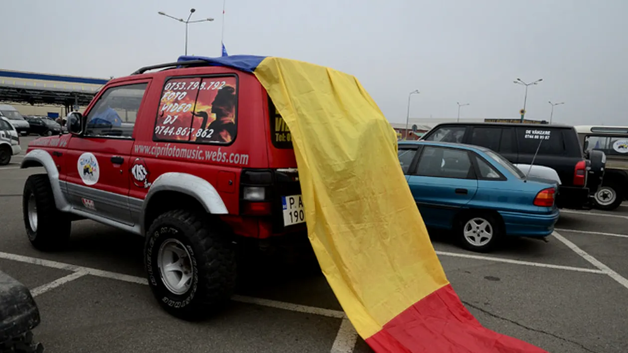 Asociatia Descopera Romania 4 x 4 a facut turul Oradiei cu gipane si cu steaguri