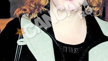 Fiica nelegitima a lui Adrian Paunescu, sprijinita de surorile ei. Face testul ADN