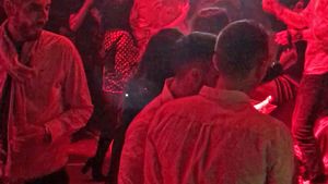 VIDEO EXCLUSIV. Bokila, Salomao, Nascimento & ”haita veselă” au comis-o. Străinii lui Dinamo, dezmăţ în club cu o noapte înainte de cantonament!