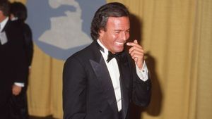 Acuzații grave la adresa celebrului Julio Iglesias. Două foste angajate îl acuză de abuz și comportament neadecvat
