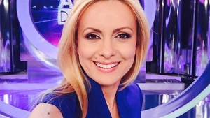 La TV o vezi machiată, dar iată cum arată SIMONA GHERGHE în realitate. Diferenţa e mai vizibilă ca niciodată