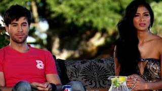 VIDEO DUMNEZEIESC! Un concurent de la X Factor l-a facut praf pe Enrique Iglesias si a facut-o pe Nicole Scherzinger sa planga! Vezi cum a putut sa cante