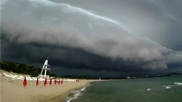 UITAŢI DE VACANŢĂ în perioada asta!!! Autorităţile anunţă DEZASTRU. Imagini