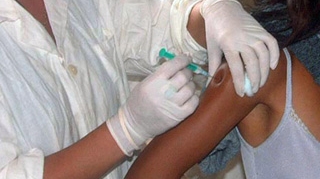 Peste 900 de persoane din zonele afectate de inundatii au fost vaccinate impotriva difteriei si a tetanosului