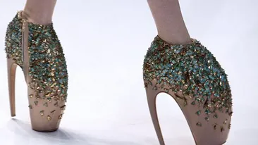 Ramai perplex cand vei afla cati bani dau divele pe pantofi! Iata cine scoate miile de euro din buzunar