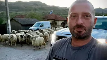 Imagine rară cu Cheloo, făcută publică. Cum arată juratul iUmor în 1998, cu plete și cioc