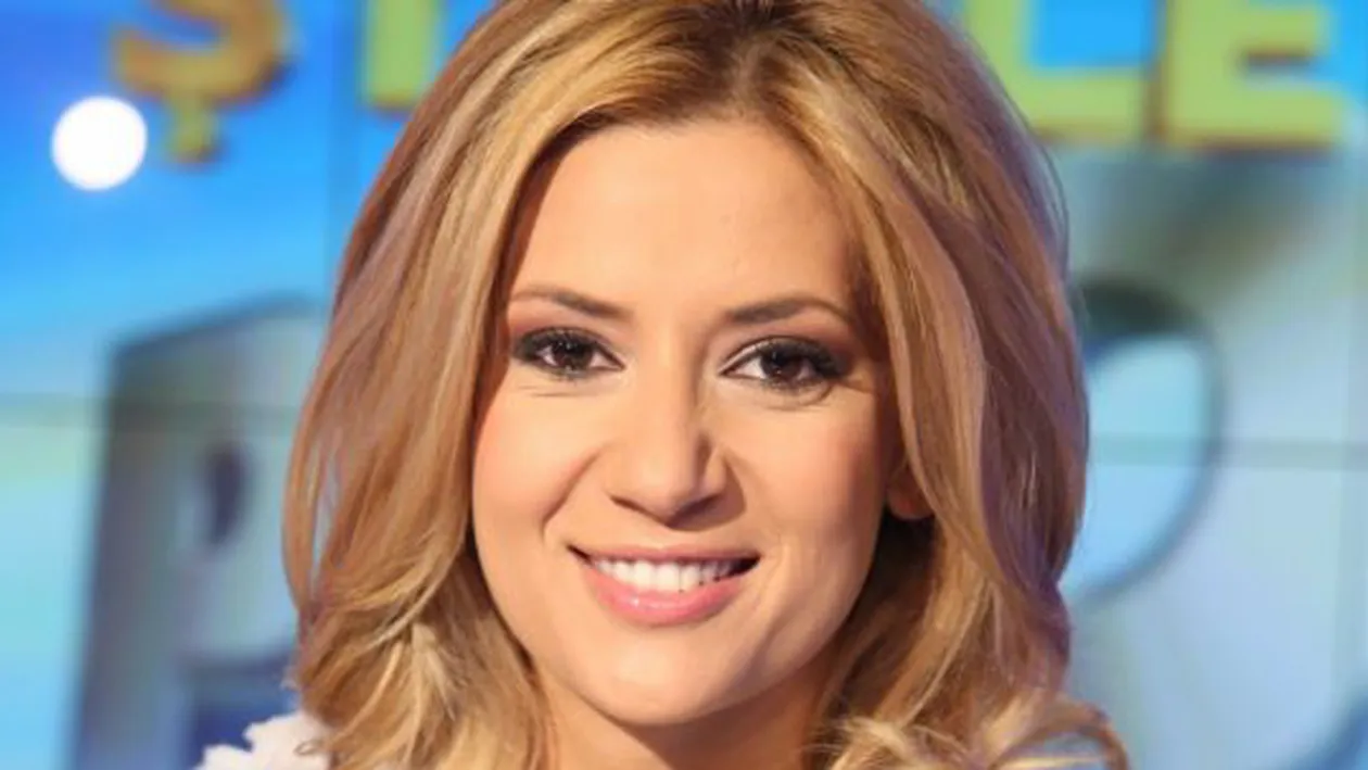 Nici n-ai crede că abia a născut! Iată cum arată AMALIA ENACHE la doar o lună de când a devenit mămică