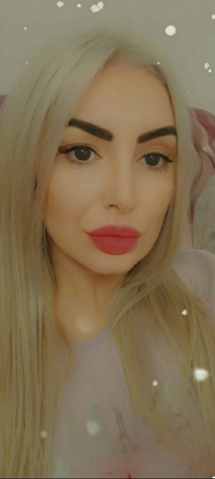 Sexy Brăileanca s-a reprofilat! Câte mii de euro scoate din dansul la bară. „Câștig mai mulți bani de acolo”