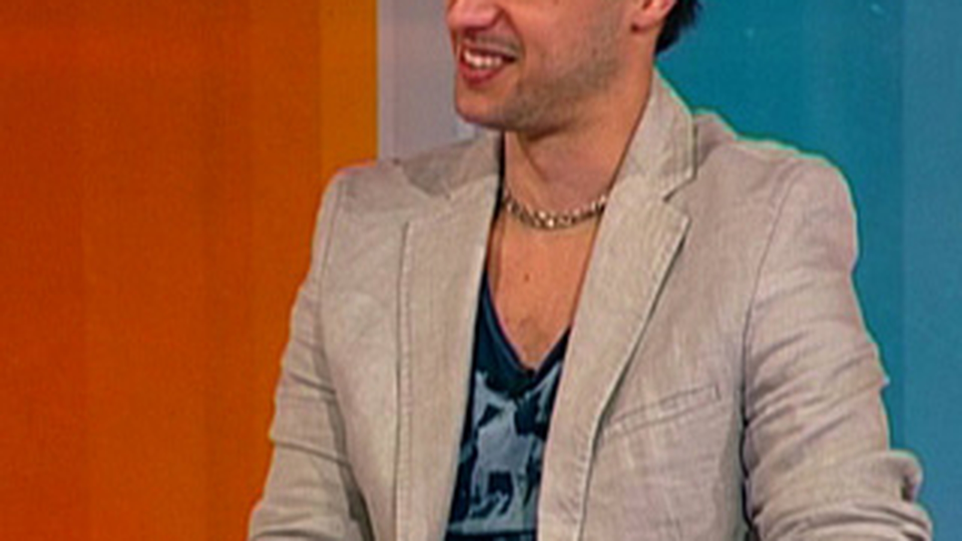 DJ Cristi Stanciu, hotarat de mic! La doar zece ani a cumparat patru beri pentru a le bea cu tatal lui!