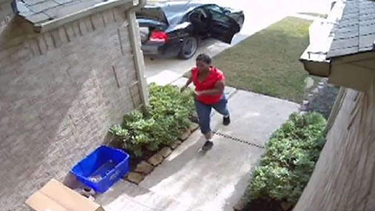 Au montat o camera de filmat in casa dupa ce si-au dat seama ca dadaca le fura bijuteriile! Ce a urmat este de necrezut