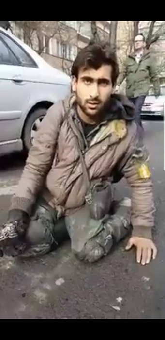 “Am paralizate o mână și două picioare!” Drama lui Gheorghiță, un tânăr de 25 de ani care trăiește din mila oamenilor. Imagini emoționante